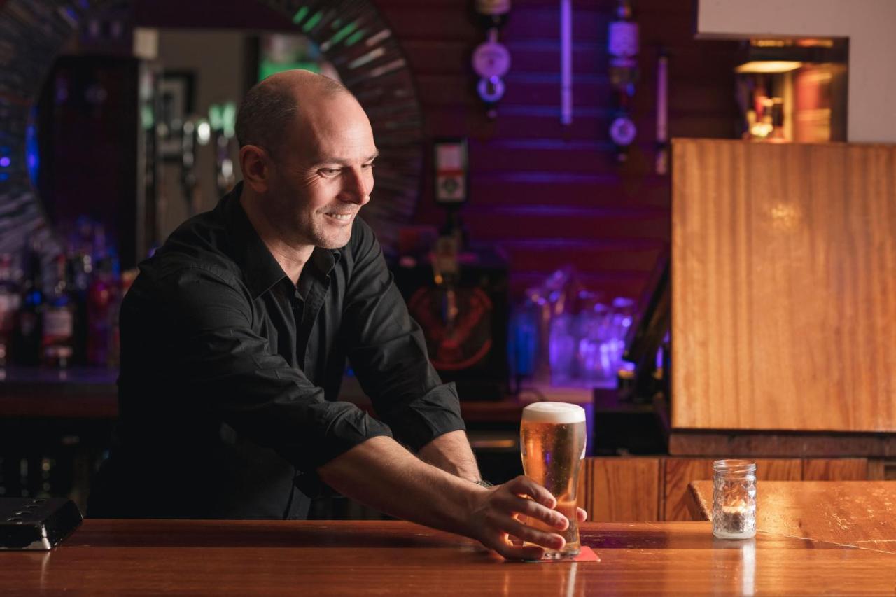 קנמארה The Wander Inn Bar & Accommodation מראה חיצוני תמונה